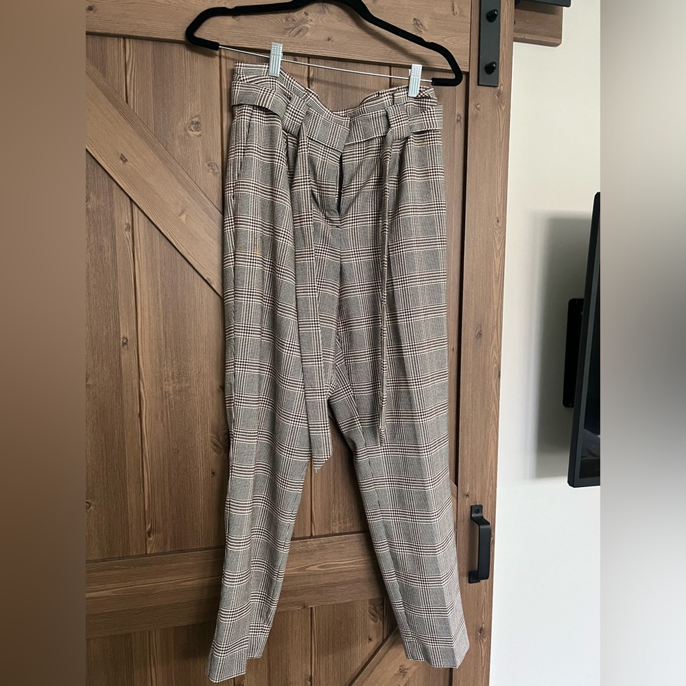 Express tapered business pants with belt